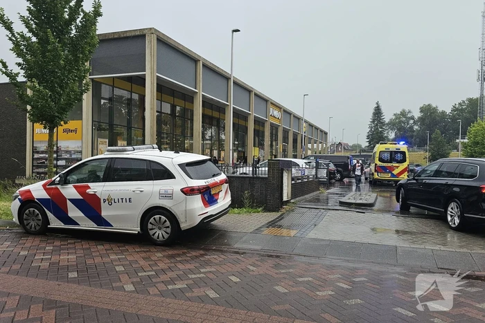 Traumahelikopter ingezet voor incident in supermarkt