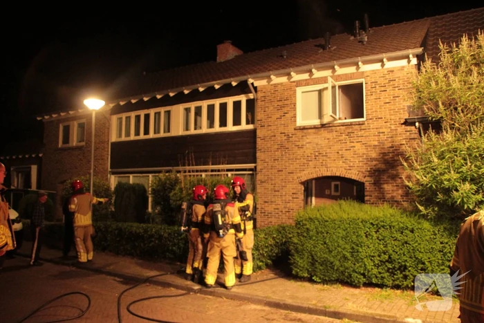 Flinke rookontwikkeling na brand in woonkamer