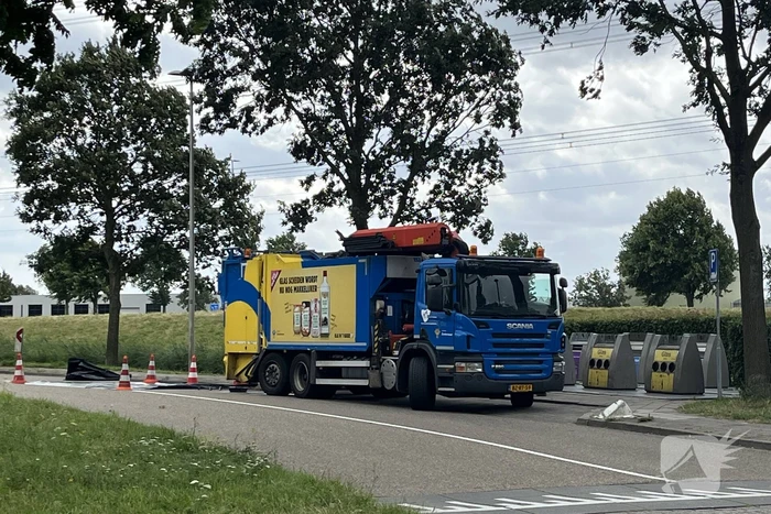 Hulpdiensten ingezet voor lekkende vloeistof uit vuilniswagen