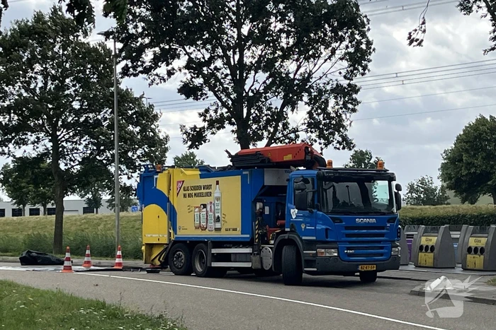 Hulpdiensten ingezet voor lekkende vloeistof uit vuilniswagen
