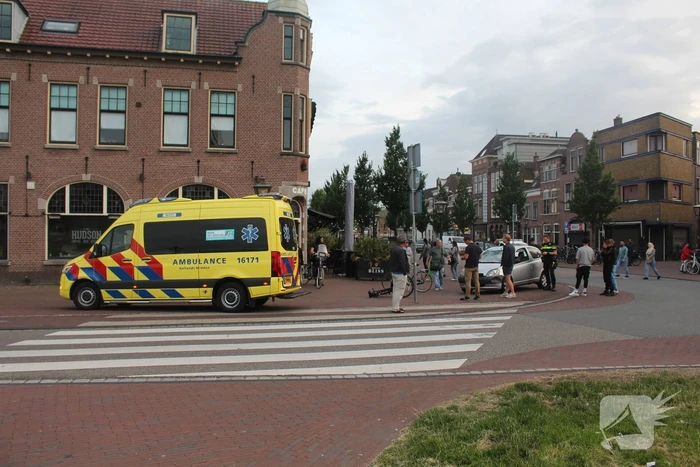 Fietser gewond bij botsing met auto