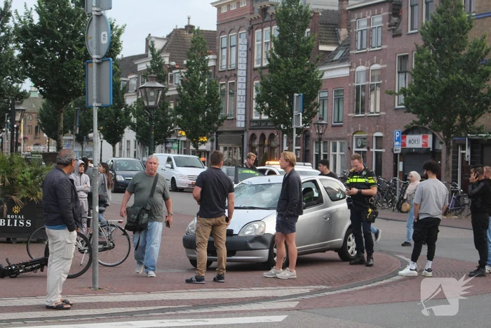 Fietser gewond bij botsing met auto