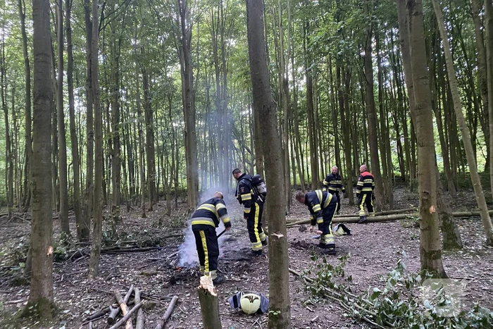Brandweer dooft buitenbrand