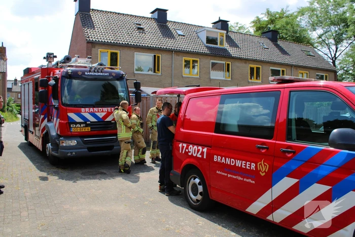 Gevaarlijk stof omgevallen in schuur