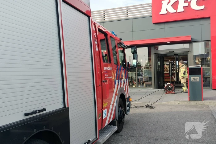 KFC ontruimd vanwege lekkage CO2 cilinder