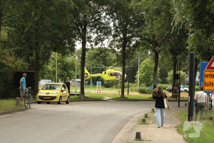 Fietsster geschept voorruit aan diggelen