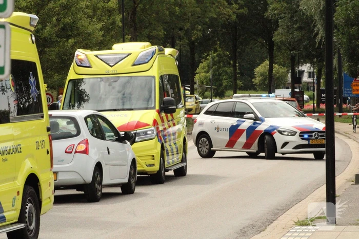 Fietsster geschept voorruit aan diggelen