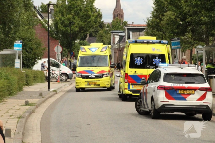 Fietsster geschept voorruit aan diggelen