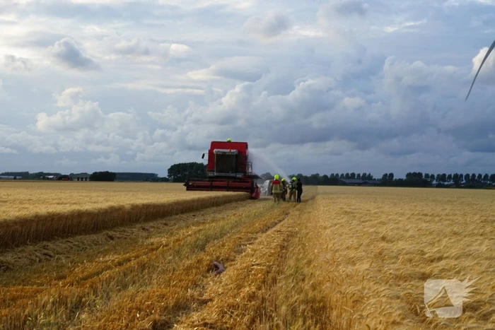 Beginnende brand maaidorser snel onder controle