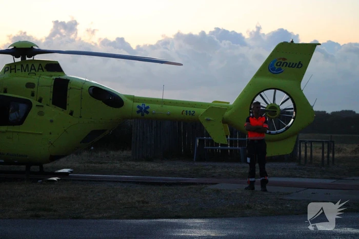 Grote zoekactie na melding voertuig te water bij Oosterscheldekering