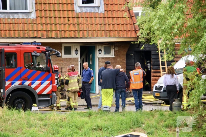 Gasfles ontploft bij brand in schuur