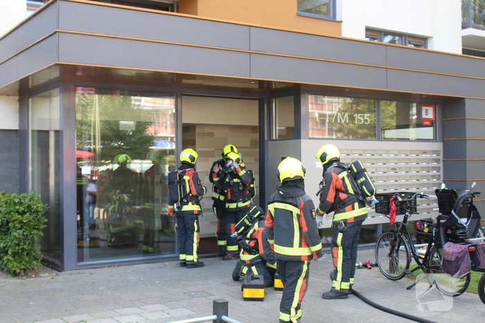 Scootmobiel veroorzaakt rookontwikkeling in flatgebouw