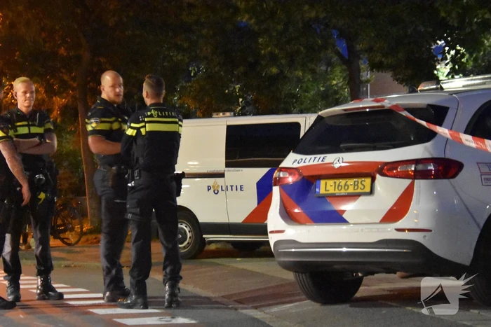 Tiener neergestoken bij winkelcentrum