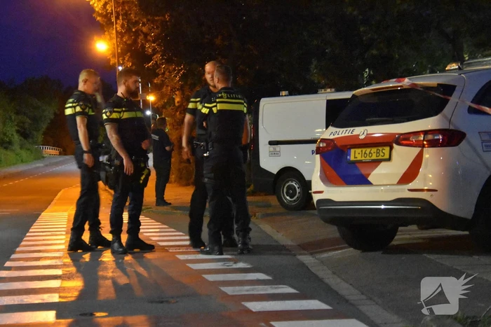 Tiener neergestoken bij winkelcentrum