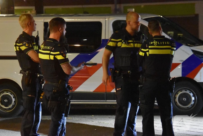 Tiener neergestoken bij winkelcentrum