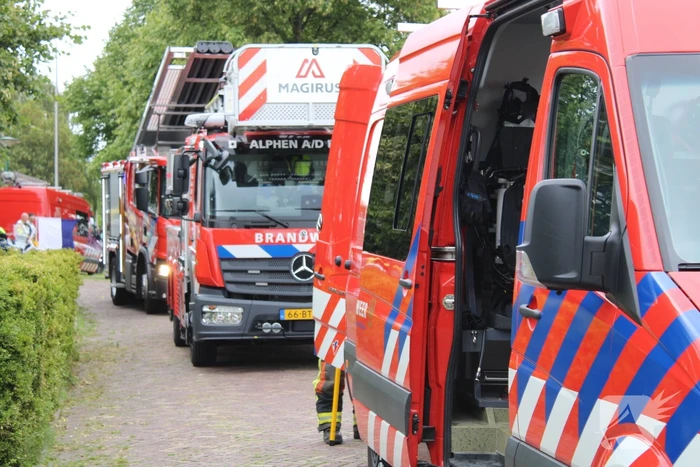 Grote zoekactie nadat auto rivier in rolt