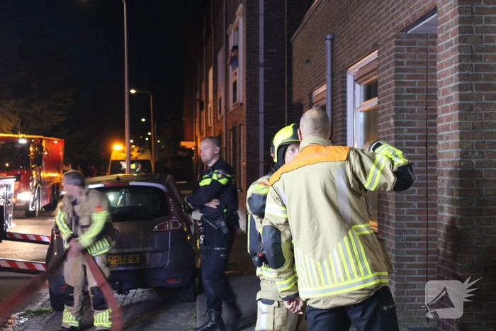 Bewoner op tijd uit woning bij brand, woningen ontruimd