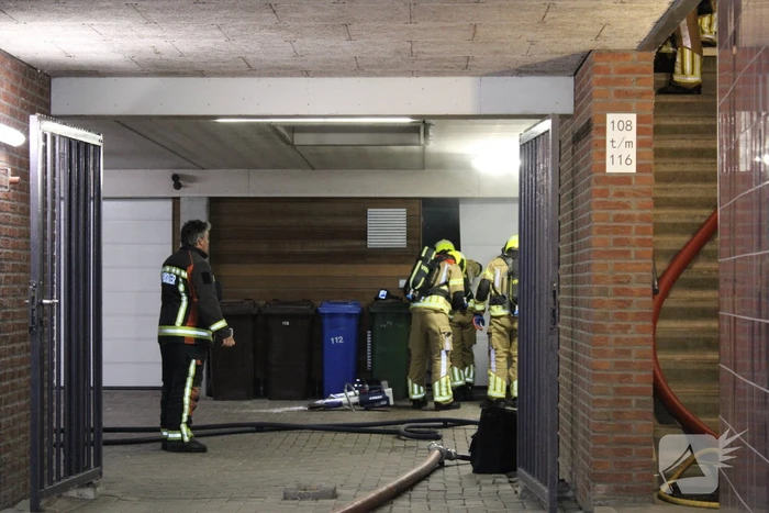 Bewoner op tijd uit woning bij brand, woningen ontruimd