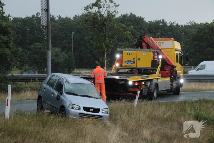 Auto slaat over de kop op toerit
