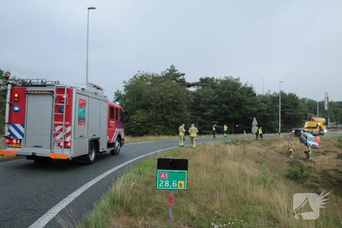 Auto slaat over de kop op toerit
