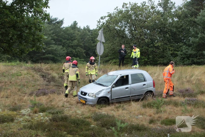 Auto slaat over de kop op toerit