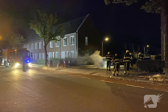 Veel rook bij auto brand