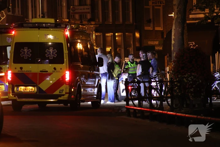 Twee fietsers botsen op elkaar