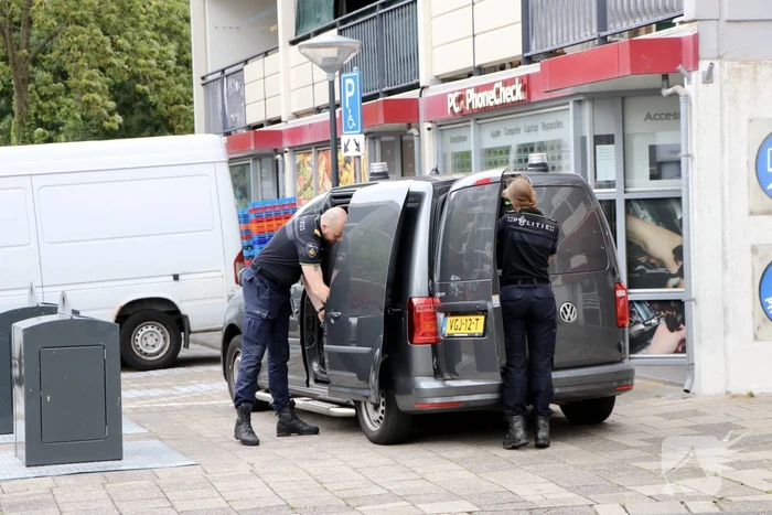 Politieonderzoek naar aantreffen overleden persoon in flatwoning