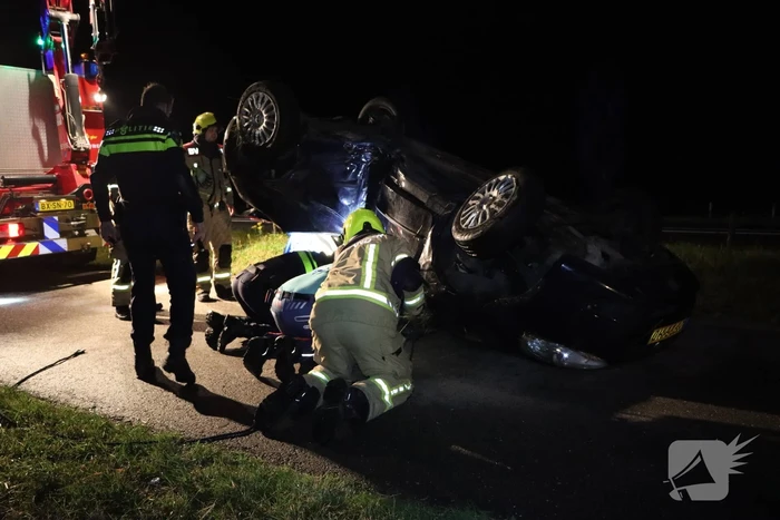 Wrak aangetroffen in sloot, bestuurder verlaat plaats van ongeval
