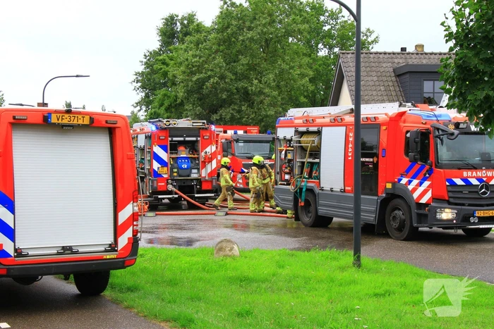 Uitslaande brand zorgt voor flinke rookontwikkeling