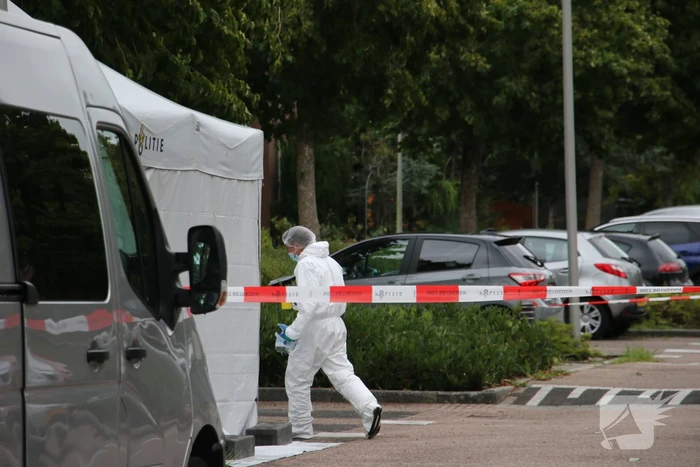 Overleden persoon aangetroffen in auto