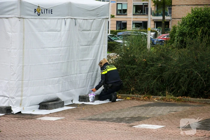 Overleden persoon aangetroffen in auto