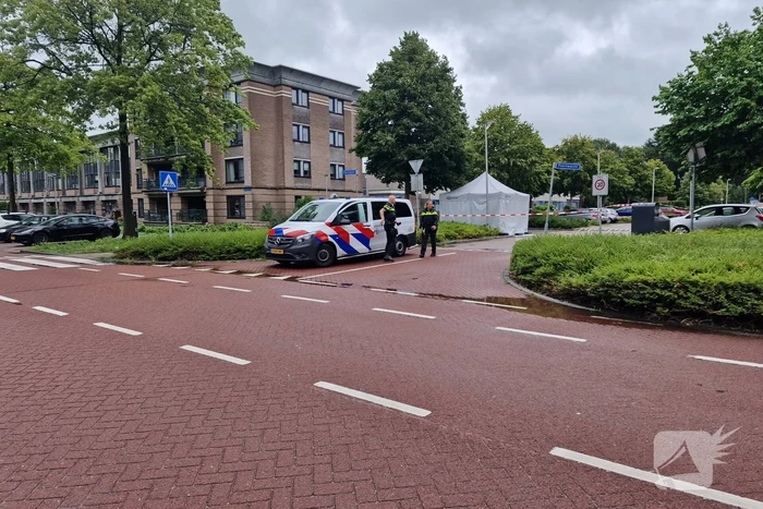 Overleden persoon aangetroffen in auto