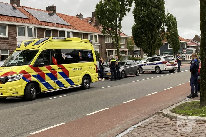 Voetganger gewond bij aanrijding, bestuurder slaat op de vlucht