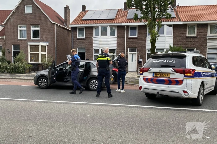 Voetganger gewond bij aanrijding, bestuurder slaat op de vlucht
