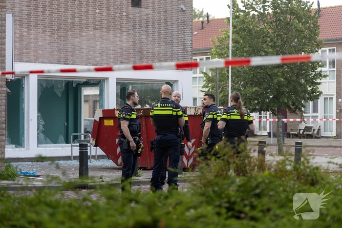 Meerdere ramen kapot na explosie