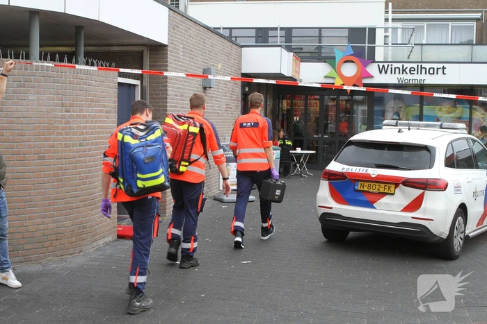 23-jarige medewerkster Hema zwaargewond na steekpartij