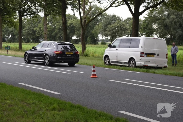 Drie voertuigen beschadigd bij kop-staartbotsing