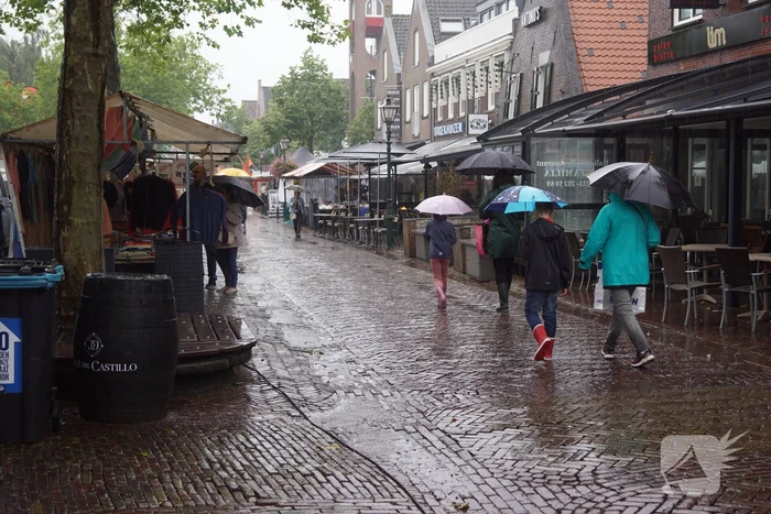 Spakenburgse dag getroffen door regenval