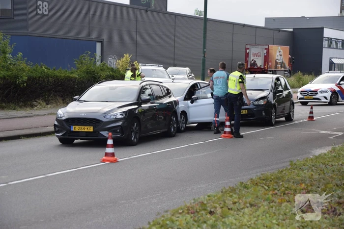 Drie voertuigen betrokken bij kettingbotsing