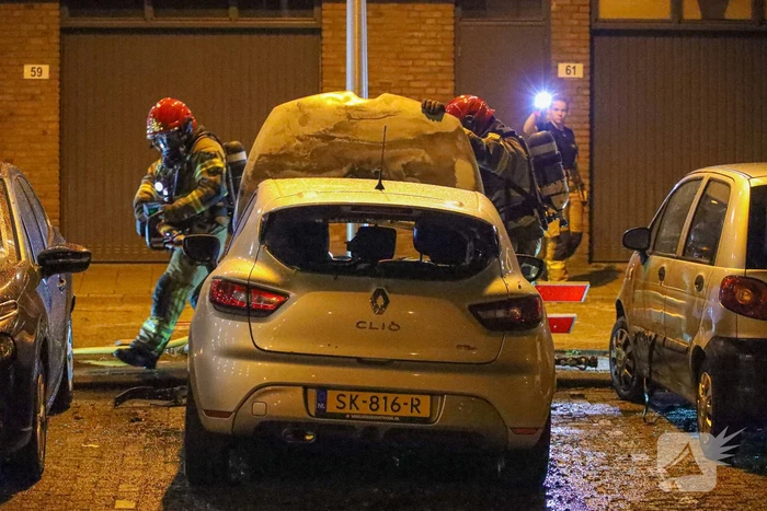 Personenwagen flink beschadigd door brand