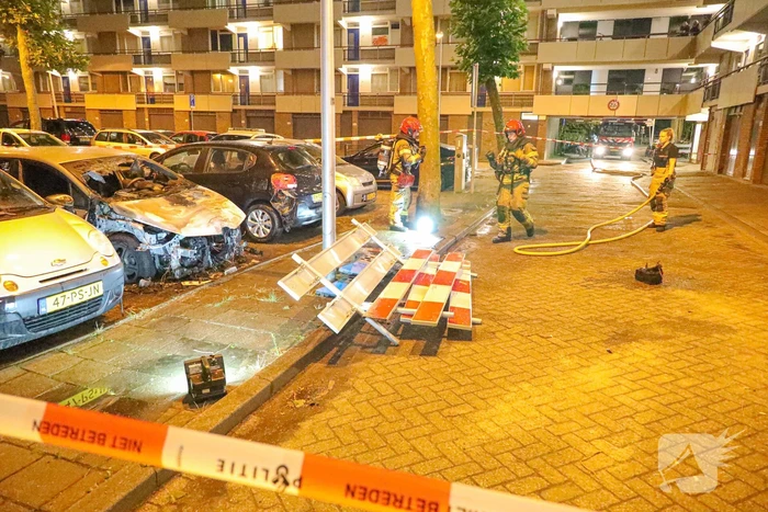 Personenwagen flink beschadigd door brand