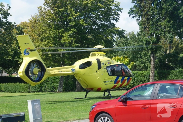 Traumahelikopter landt voor hulp aan kindje
