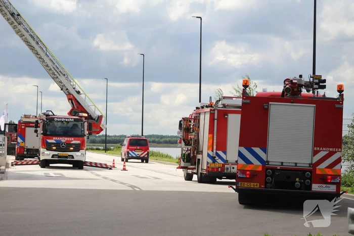 Opnieuw brand op dak van bedrijfspand