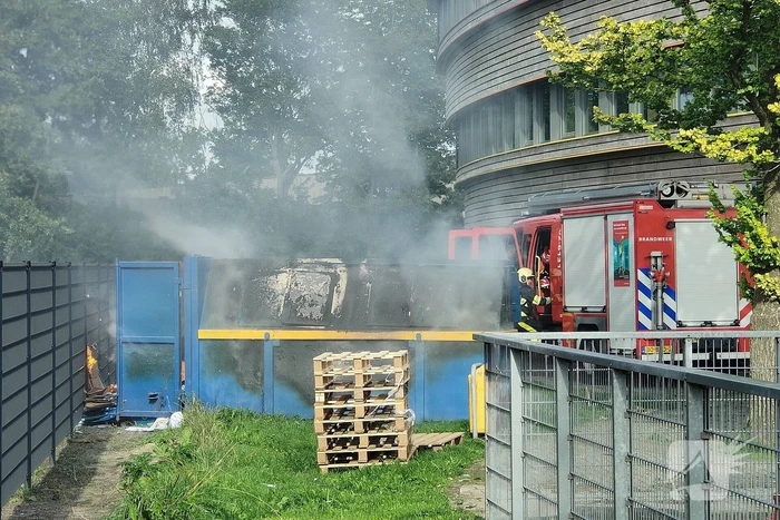 Rookontwikkeling door brand in papiercontainer
