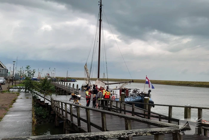 Knrm assisteert ambulancedienst bij ongeval op schip