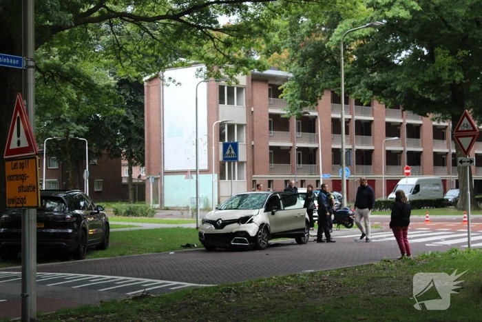 Onderzoek naar aanrijding tussen auto en scooter