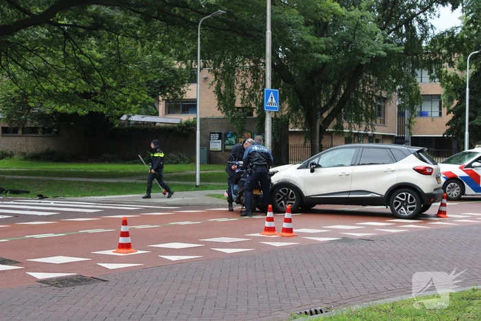 Onderzoek naar aanrijding tussen auto en scooter
