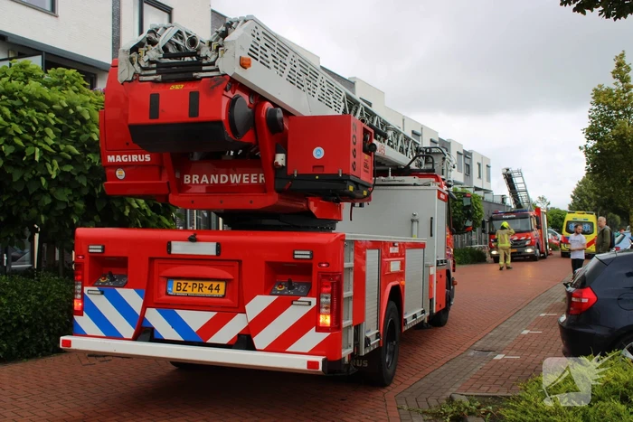 Brand in bovenwoning snel onder controle
