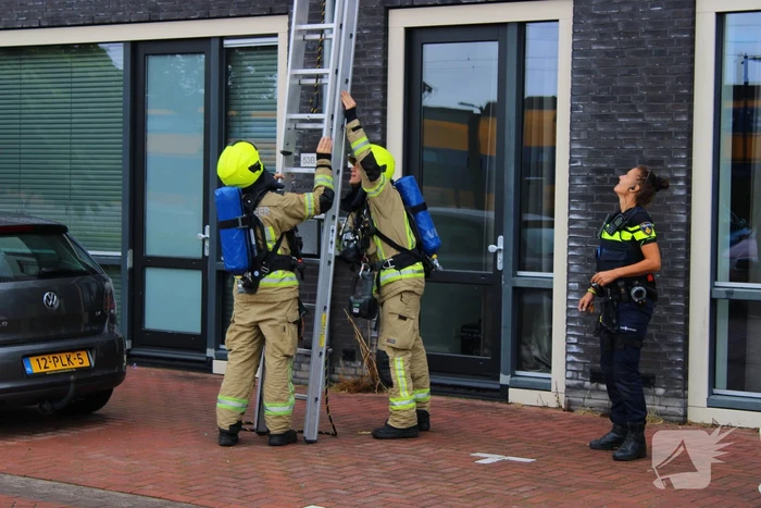 Brand in bovenwoning snel onder controle